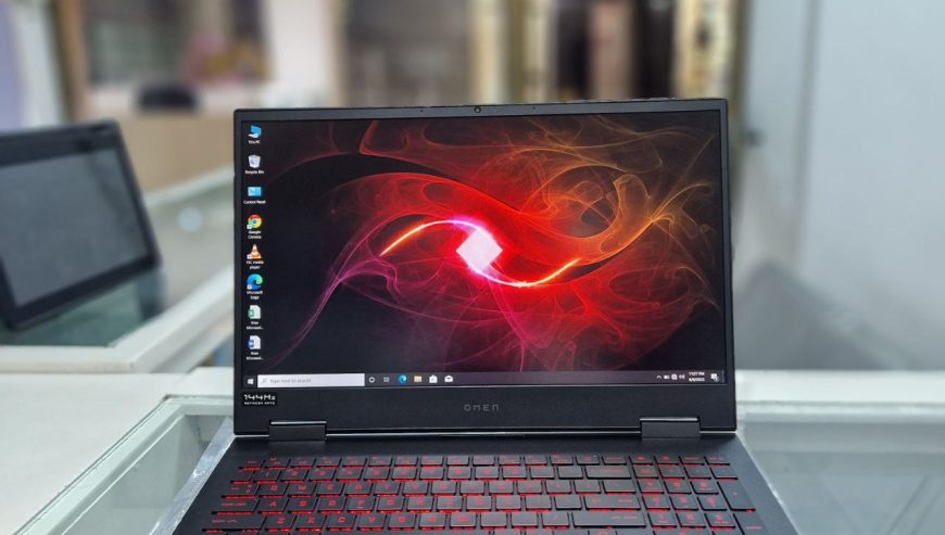 HP Omen 015