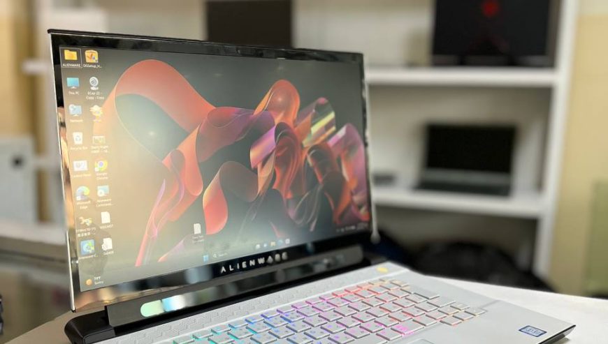 ALIENWARE M15 R2 Laptop