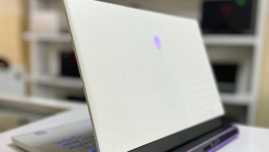 ALIENWARE M15 R2 Laptop