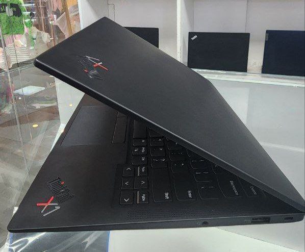 Lenovo Thinkpad X1 carbon